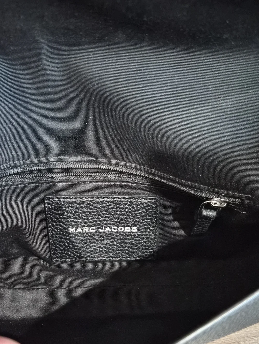Marc Jacobs Pebbled Leather Crossbody with Silver Turnlock. NO crossbody Strap